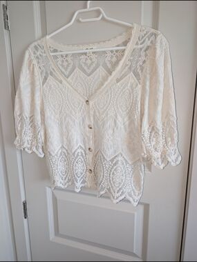 Ultra Pink Off White Lace Button-Front Blouse